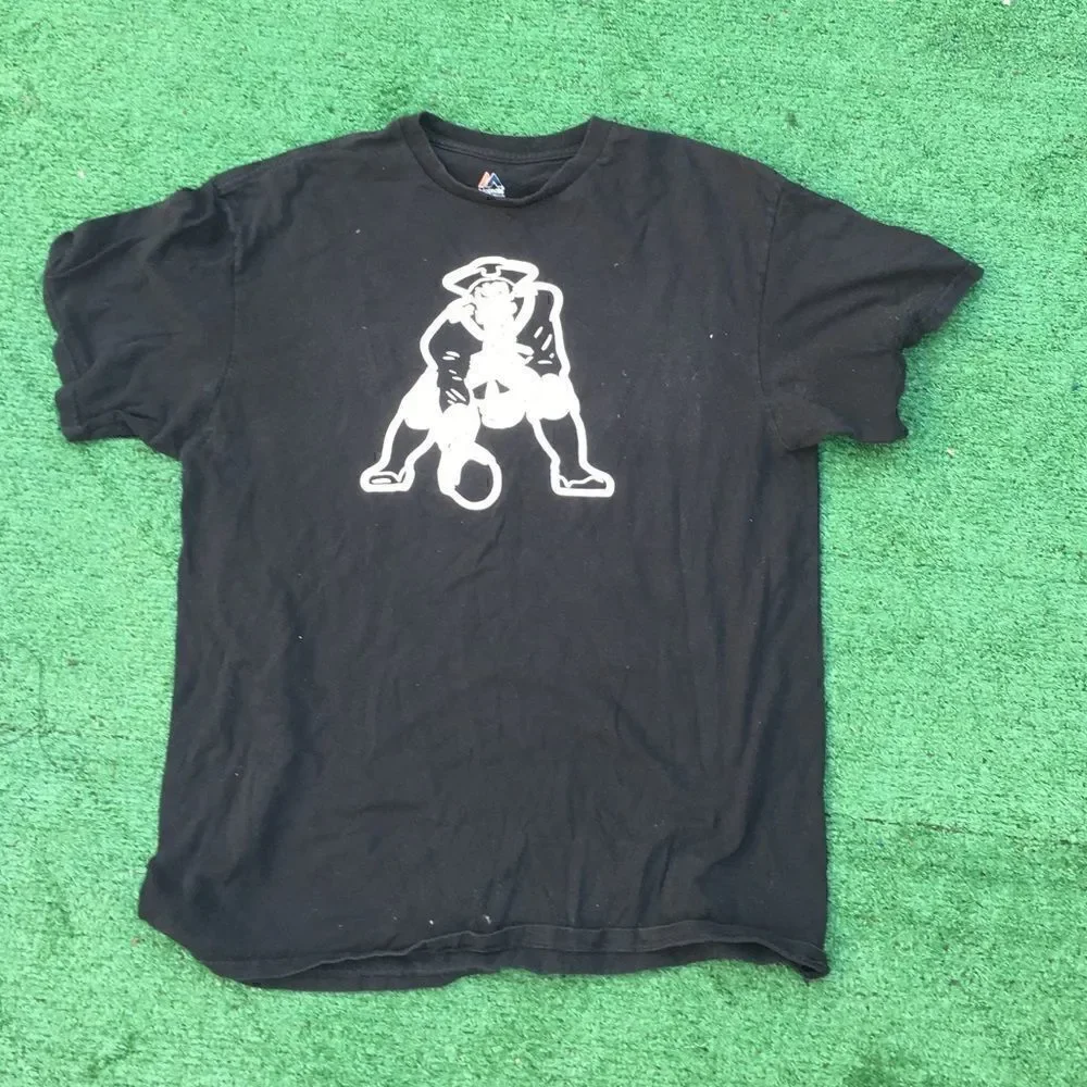 Vintage Patriots Black Tshirt  - Picture 2 of 3